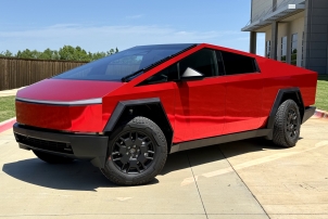 CybertruckWraps-ChromeRedCyberTruck