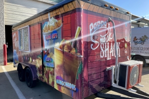 FoodTruckWrap-CateringTruckGraphics
